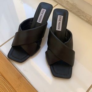 Steve Madden low kitten heel! Worn once!